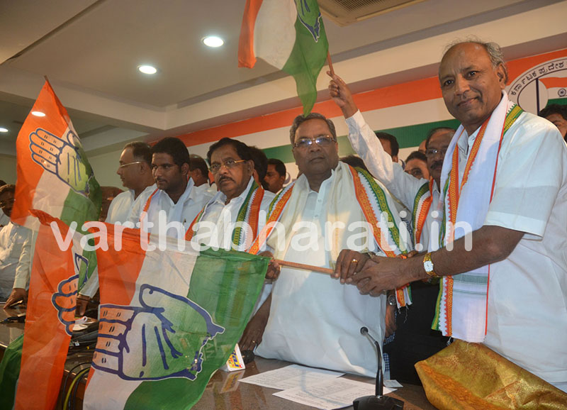 ಮಾಜಿ ಸಚಿವ ವಿಜಯಶಂಕರ್ ಕಾಂಗ್ರೆಸ್ ಸೇರ್ಪಡೆ